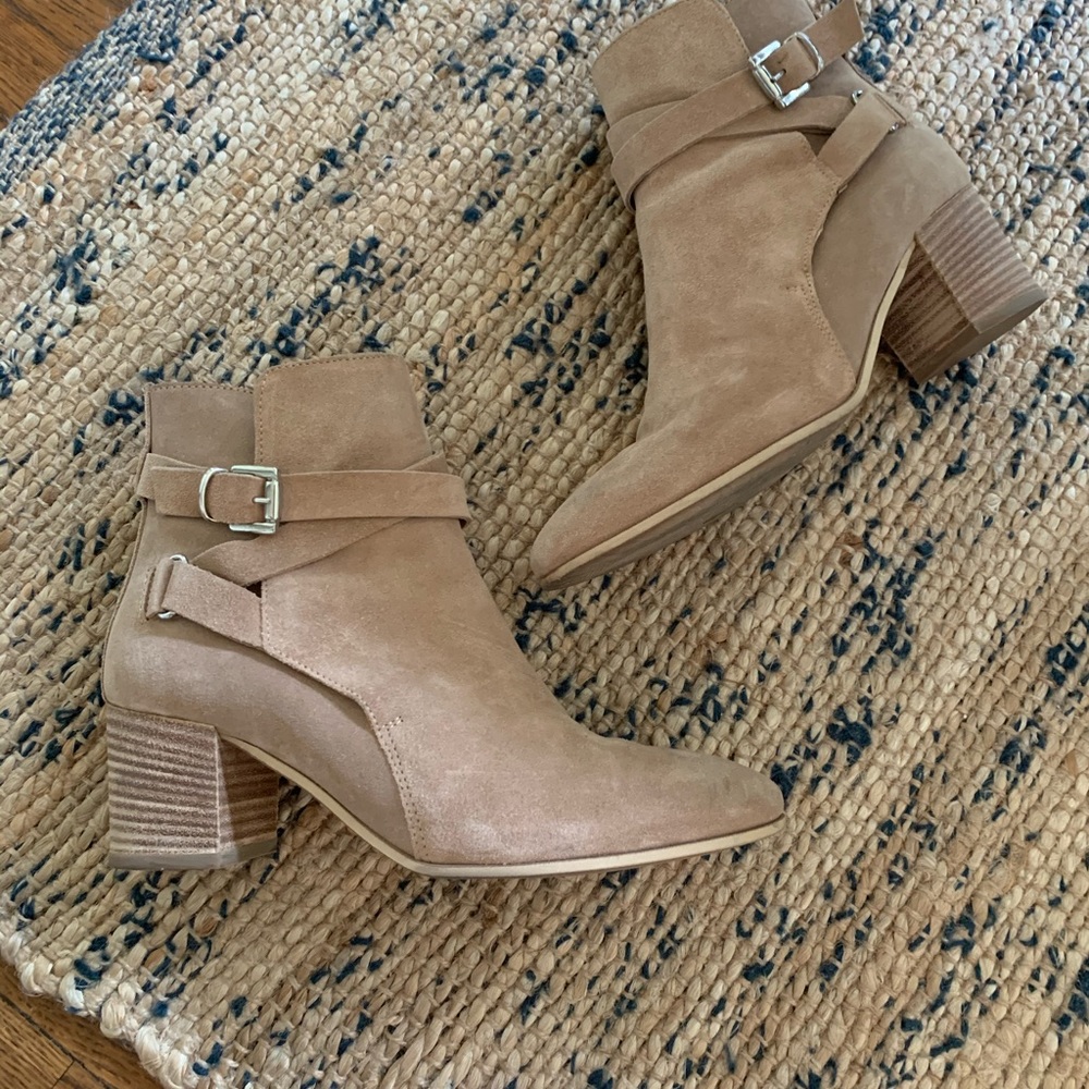 Paola Ferri Ankle boots